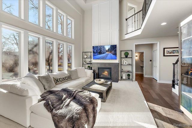 3890 Macaw Drive, Troy, MI 48083