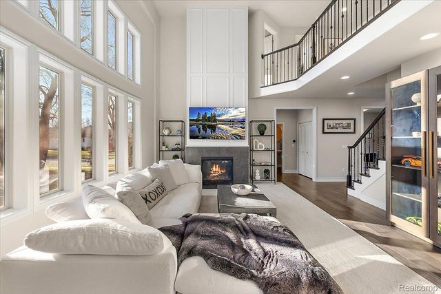 3890 Macaw Drive, Troy, MI 48083