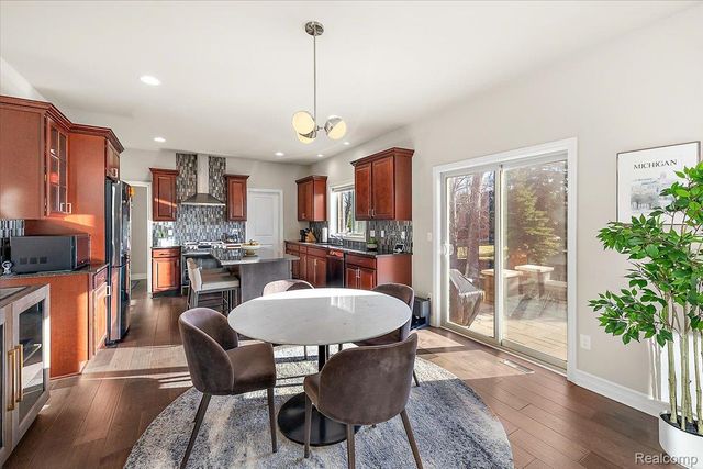 3890 Macaw Drive, Troy, MI 48083