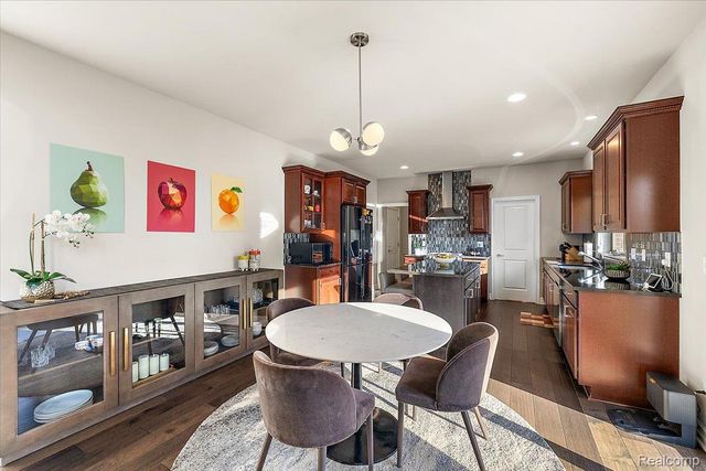 3890 Macaw Drive, Troy, MI 48083