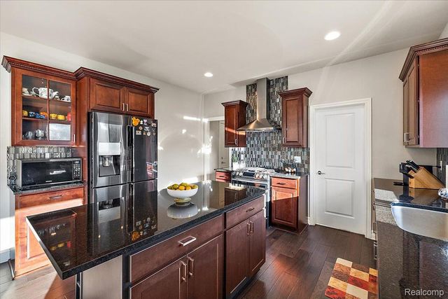 3890 Macaw Drive, Troy, MI 48083