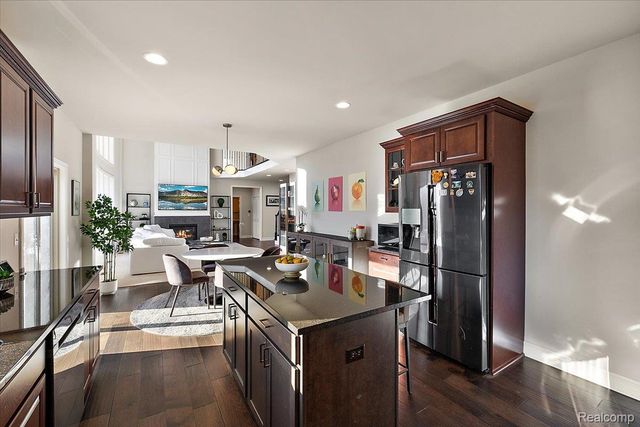 3890 Macaw Drive, Troy, MI 48083