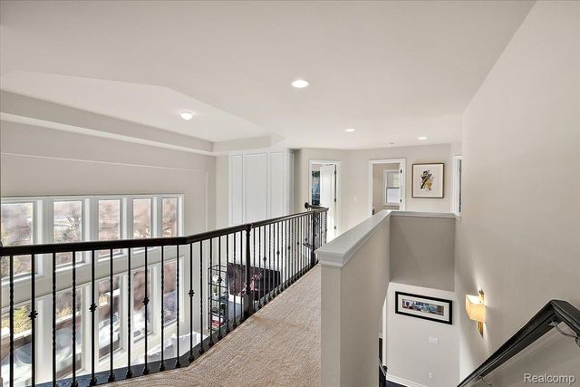 3890 Macaw Drive, Troy, MI 48083