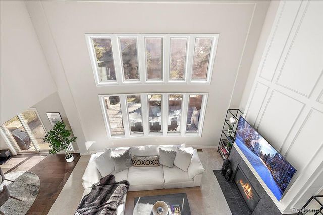 3890 Macaw Drive, Troy, MI 48083