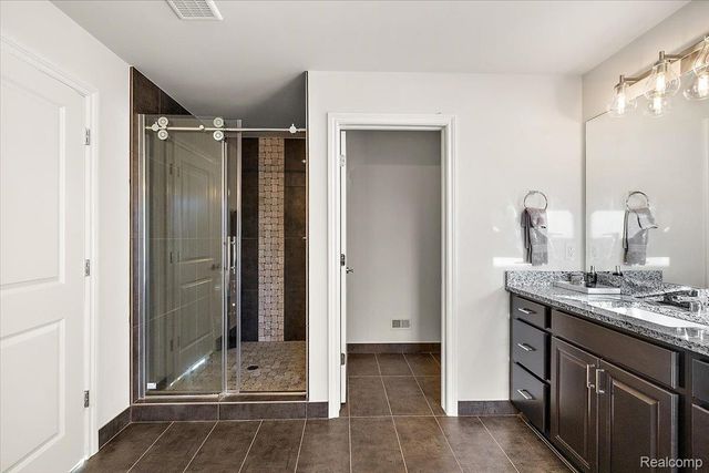 3890 Macaw Drive, Troy, MI 48083