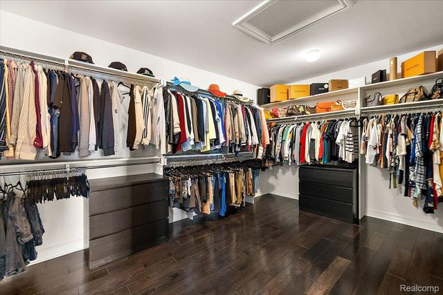 3890 Macaw Drive, Troy, MI 48083