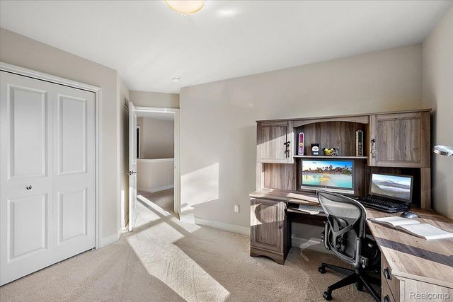 3890 Macaw Drive, Troy, MI 48083