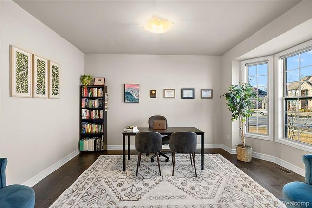 3890 Macaw Drive, Troy, MI 48083