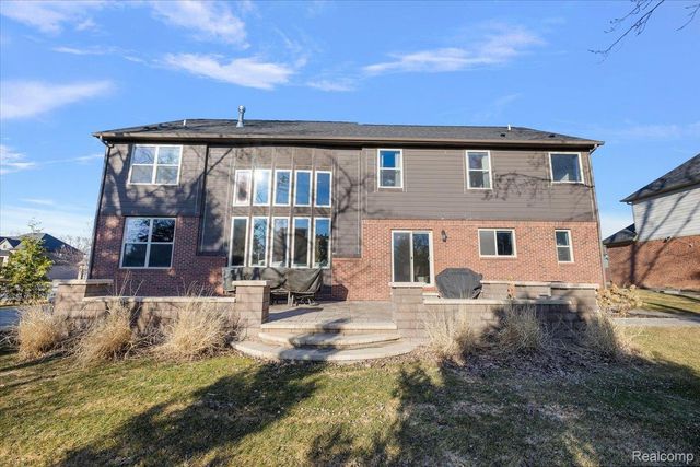 3890 Macaw Drive, Troy, MI 48083