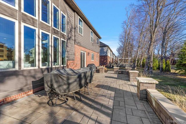 3890 Macaw Drive, Troy, MI 48083