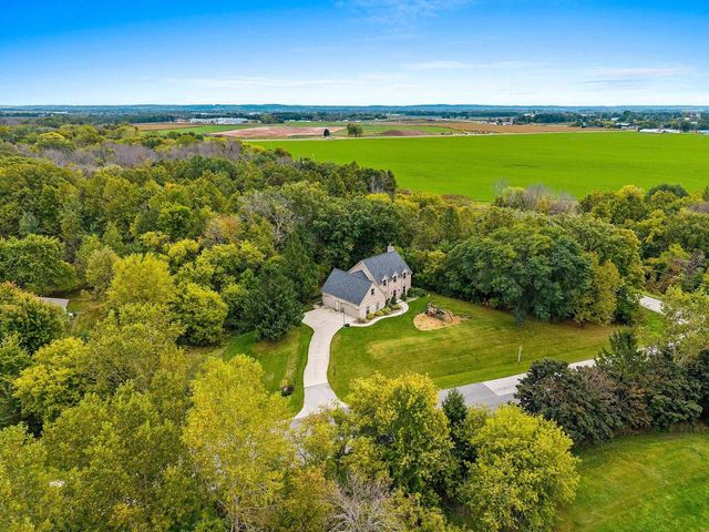 2695 Whitegate Trail, De Pere, WI 54115
