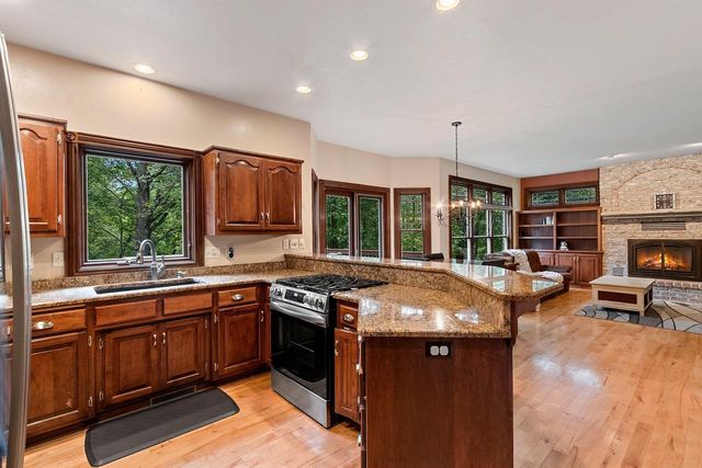 2695 Whitegate Trail, De Pere, WI 54115