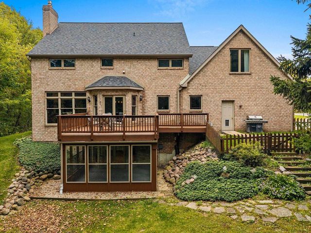 2695 Whitegate Trail, De Pere, WI 54115