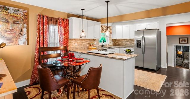 3100 Avalon Avenue, Charlotte, NC 28208