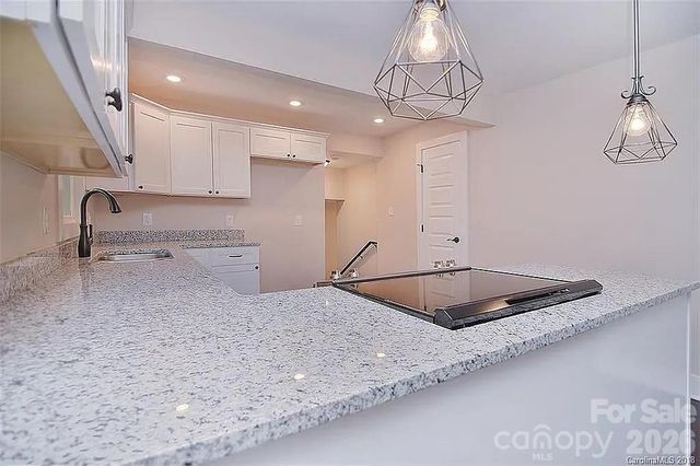 3100 Avalon Avenue, Charlotte, NC 28208