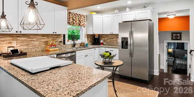 3100 Avalon Avenue, Charlotte, NC 28208