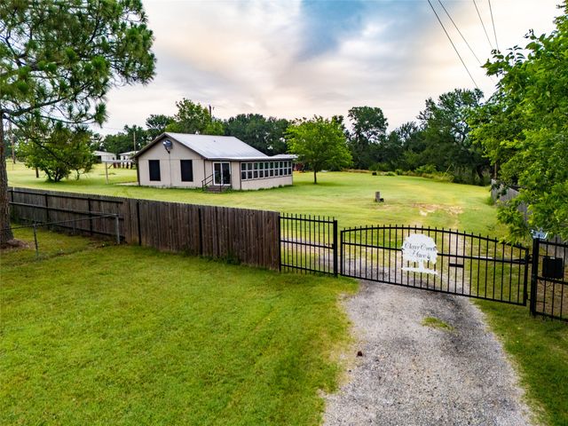 6219 KLEIN, Sanger, TX 76266