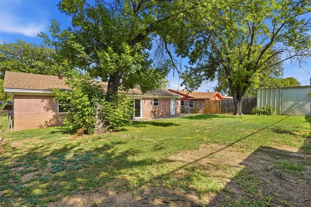 840 Crosby Avenue, White Settlement, TX 76108