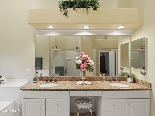 3869 E WASHINGTON Court, Gilbert, AZ 85234