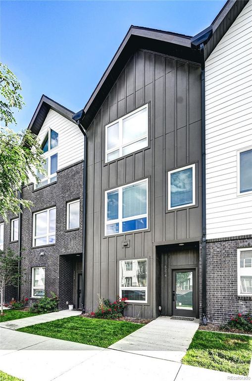 5268 W 16th Street, Lakewood, CO 80214