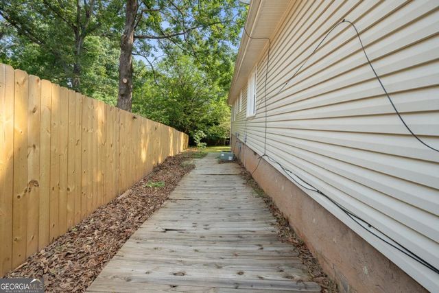 245 Amanda Court, Stockbridge, GA 30281