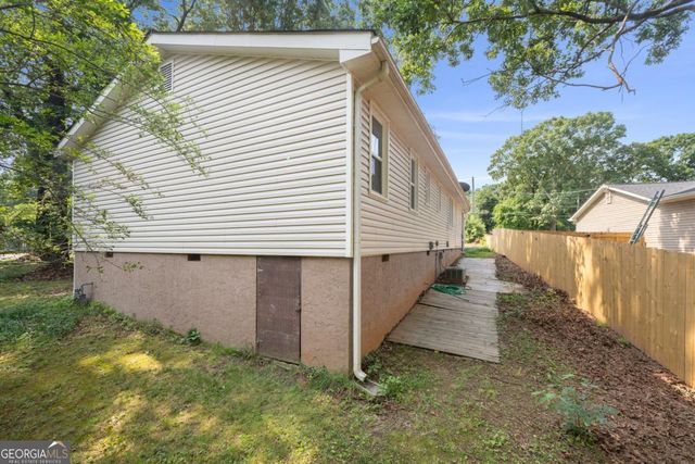 245 Amanda Court, Stockbridge, GA 30281