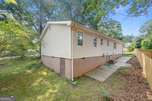 245 Amanda Court, Stockbridge, GA 30281