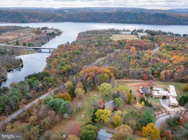 285 PINE COVE CT, Lehighton, PA 18235