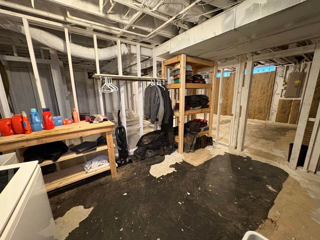 2 Greenway, Minot, ND 58703