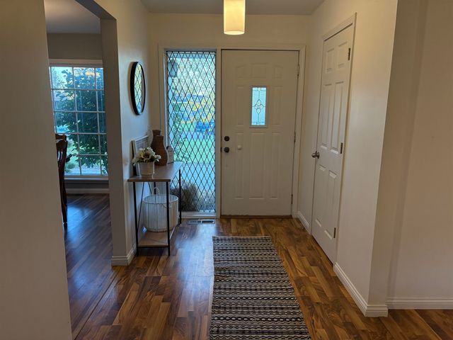 2 Greenway, Minot, ND 58703