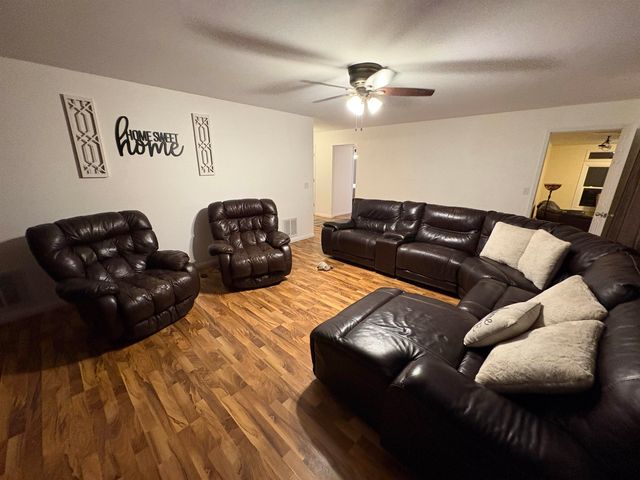 2 Greenway, Minot, ND 58703