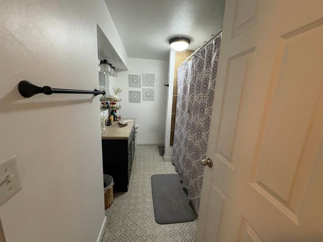 2 Greenway, Minot, ND 58703