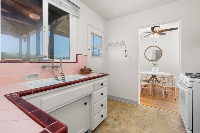 3219 Goldfinch Street, San Diego, CA 92103