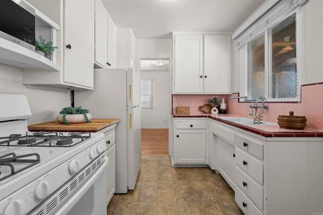 3219 Goldfinch Street, San Diego, CA 92103