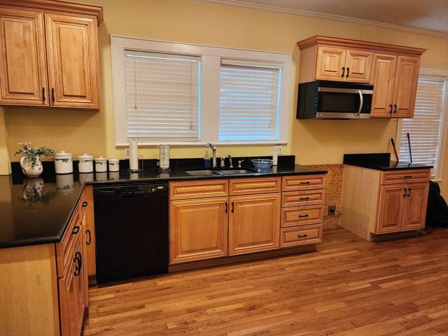 202 Pine Street, Logansport, LA 71049