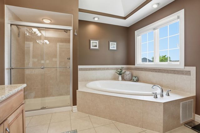203 Coneflower Drive, Dyer, IN 46311
