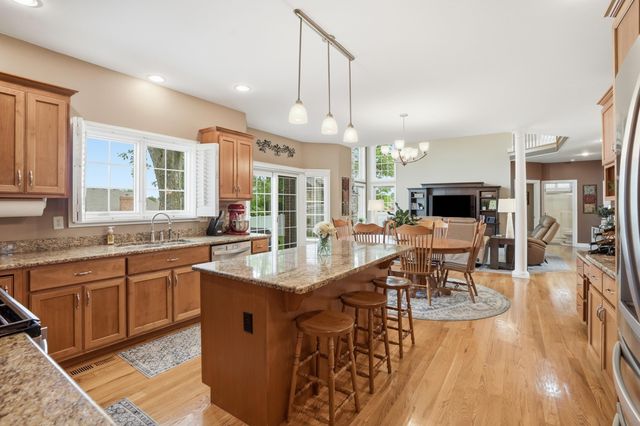 203 Coneflower Drive, Dyer, IN 46311