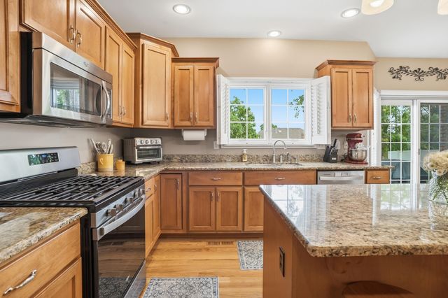 203 Coneflower Drive, Dyer, IN 46311
