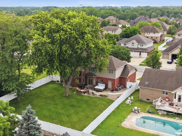 203 Coneflower Drive, Dyer, IN 46311