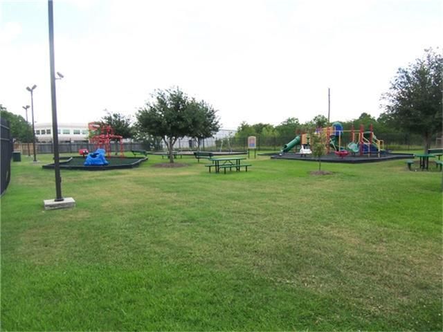 20214 Smithfield Crossing Lane, Katy, TX 77449