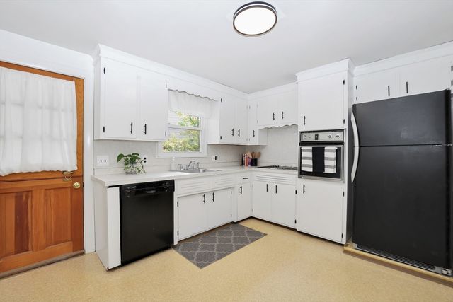 122 Puritan Drive, Quincy, MA 02170