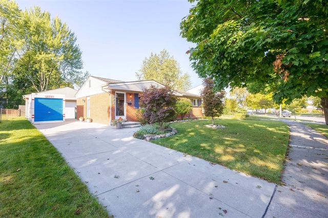 282 Nichols Drive, Saline, MI 48176