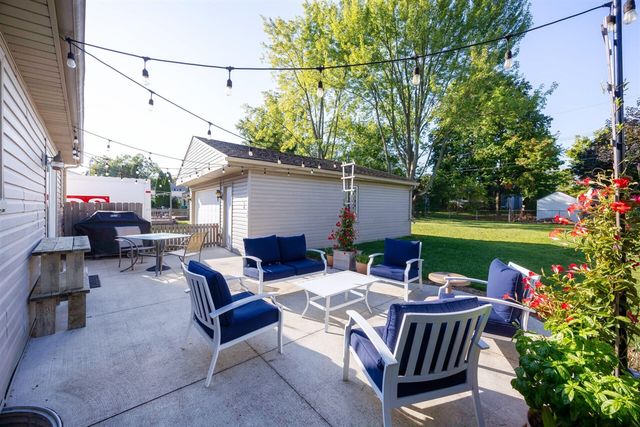 282 Nichols Drive, Saline, MI 48176