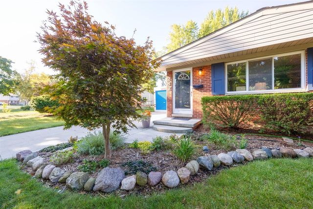 282 Nichols Drive, Saline, MI 48176