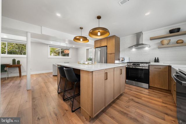 8508 CROWLEY PL, Alexandria, VA 22308