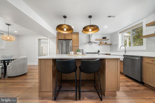 8508 CROWLEY PL, Alexandria, VA 22308