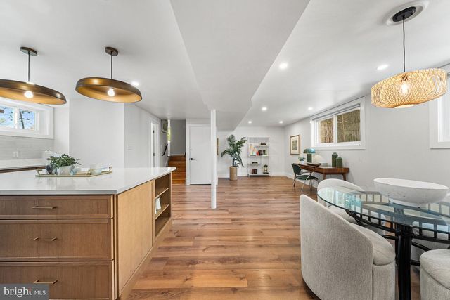 8508 CROWLEY PL, Alexandria, VA 22308