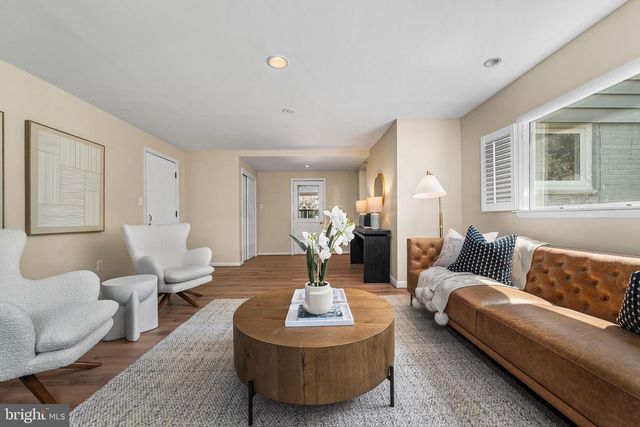 8508 CROWLEY PL, Alexandria, VA 22308