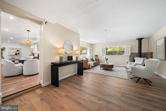8508 CROWLEY PL, Alexandria, VA 22308