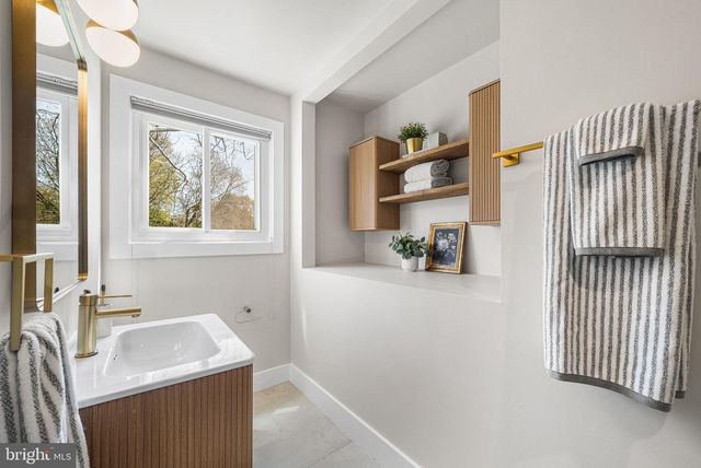 8508 CROWLEY PL, Alexandria, VA 22308